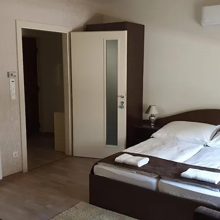 Keller Arany Apartmanok Hajduszoboszlo Exterior photo